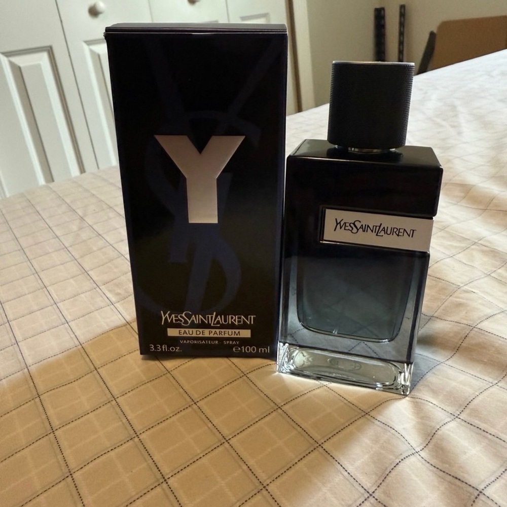 Yves Saint Laurent Y Eau de Parfum in Black and Silver